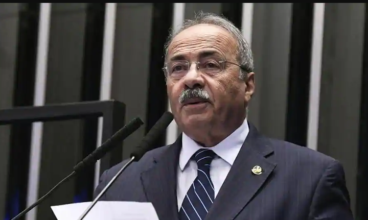 Nghị sỹ Brazil giấu tiền ăn chặn quỹ COVID-19 trong đồ lót - 1