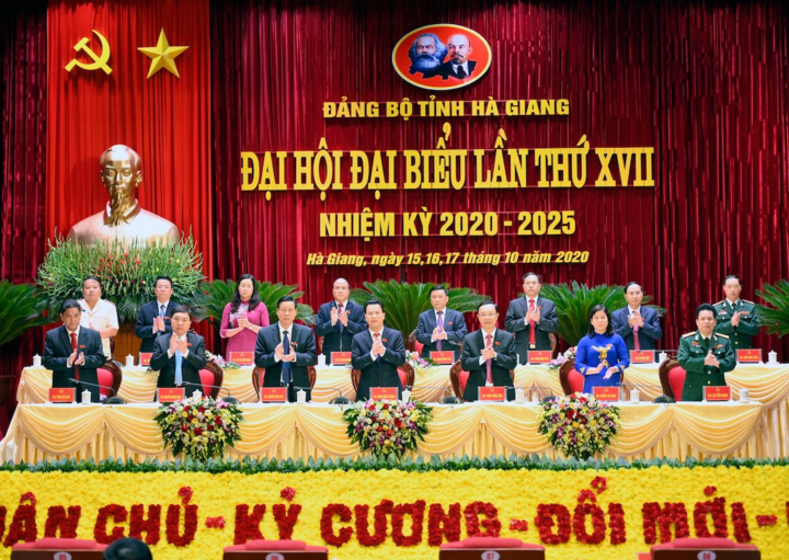 Hà Giang tăng trưởng kinh tế khá trong khu vực, an ninh quốc phòng được củng cố - 3