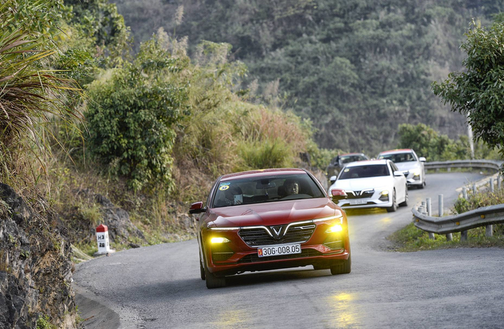 Sở hữu VinFast Lux chỉ từ 60 triệu trong tháng 10/2020 - 2