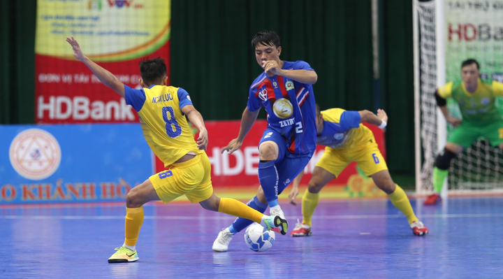 Trực tiếp Futsal HDBank 2020: Savinest Sanna Khánh Hòa vs Kardiachain Sài Gòn - 1
