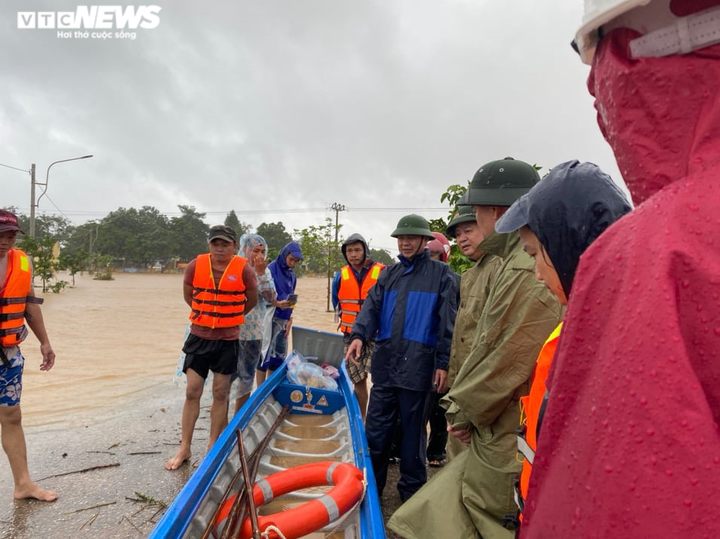 Mưa trắng trời, Quảng Trị - Huế tái gặp lụt lịch sử sau vài ngày nước rút - 9
