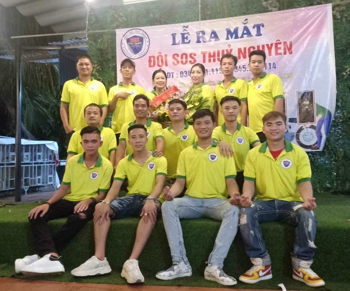 'Hiệp sỹ đường phố' xuyên đêm giải cứu miễn phí xe gặp nạn ở Hải Phòng - 4