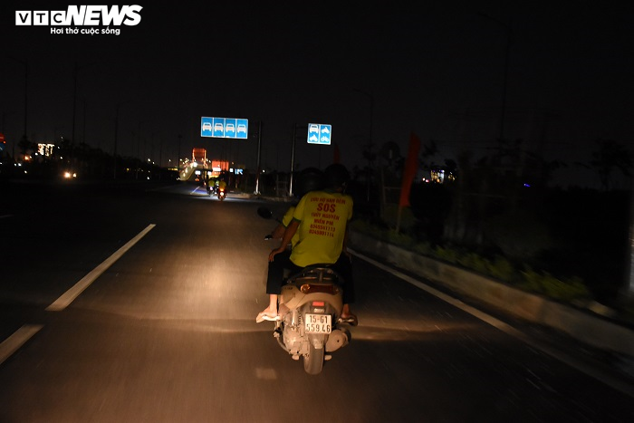 'Hiệp sỹ đường phố' xuyên đêm giải cứu miễn phí xe gặp nạn ở Hải Phòng - 6