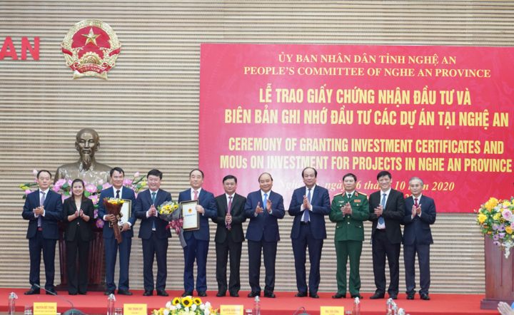 Ảnh: Thủ tướng dự Đại hội Đảng bộ tỉnh Nghệ An - 9