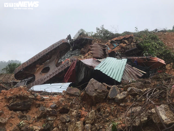 Rào Trăng 3 tiếp tục sạt lở, khó khăn tìm kiếm 15 công nhân mất tích - 1