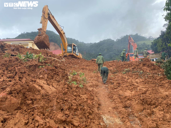 Đã tìm thấy 22 thi thể cán bộ, chiến sĩ Đoàn 337 bị đất sạt lở vùi lấp - 11