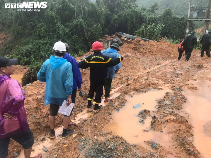 Rào Trăng 3 tiếp tục sạt lở, khó khăn tìm kiếm 15 công nhân mất tích - 3