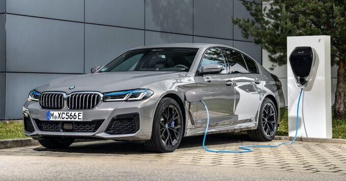 BMW triệu hồi 26.700 xe nguy cơ cháy nổ - 1