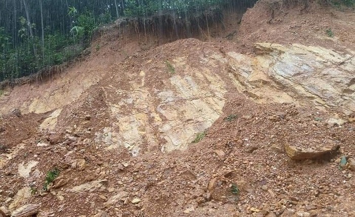 Nhiều nơi ngập sâu, Hà Tĩnh lập chốt chắn xuyên đêm gác lũ - 5