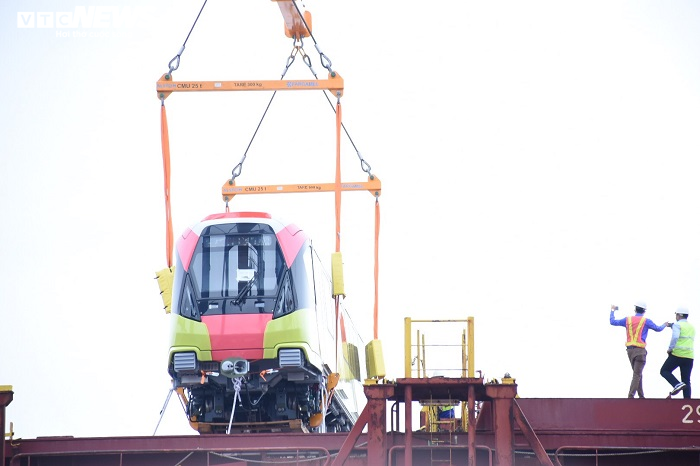 Những hình ảnh đầu tiên của đoàn tàu metro Nhổn - ga Hà Nội tại cảng Hải Phòng - 4
