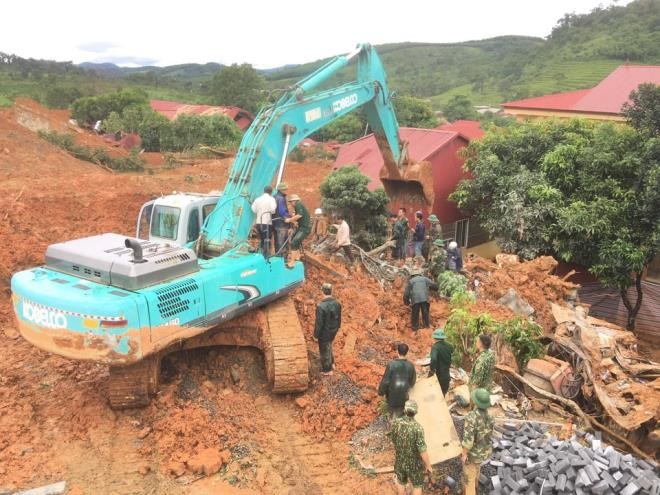 Dồn toàn lực ứng cứu 22 cán bộ, chiến sĩ bị vùi lấp ở Đoàn 337 - 2