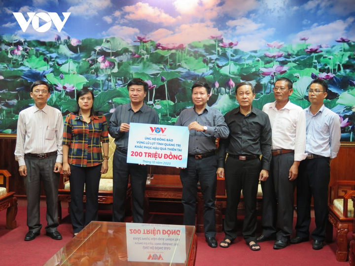 Đài Tiếng nói Việt Nam trao 400 triệu đồng hỗ trợ Quảng Trị và Thừa Thiên Huế - 3
