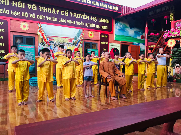 Chưởng môn Vịnh Xuân Việt Nam chống lũ côn đồ, suýt mất bàn tay để cứu học trò - 2