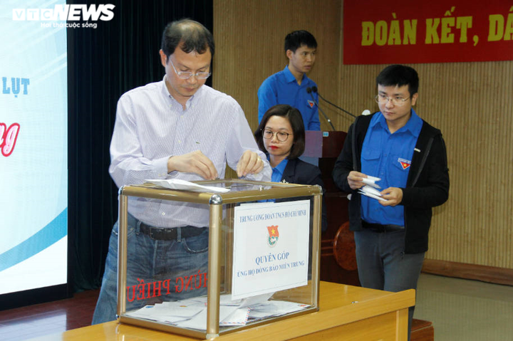 Trung ương Đoàn quyên góp hơn 20 tỷ đồng ủng hộ đồng bào miền Trung - 3