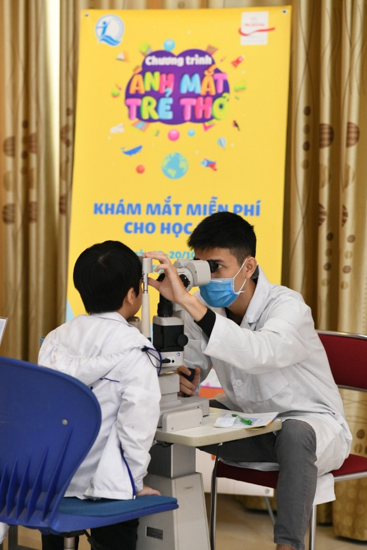 Prudential và Quỹ bảo trợ trẻ em tiếp tục hành động vì ánh mắt trẻ thơ - 1