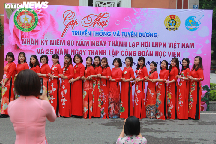 HV An ninh Nhân dân trao giải 'Phụ nữ, đoàn viên xuất sắc, tiêu biểu 2015-2020' - 8