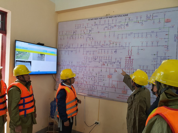 Công ty Điện lực Hà Tĩnh thông báo tình hình khôi phục cung cấp điện - 1