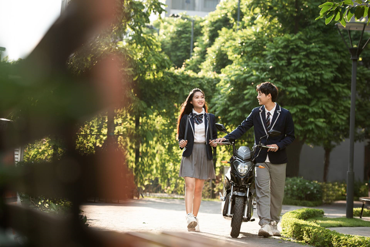 Xe máy điện đắt hay rẻ? - 1