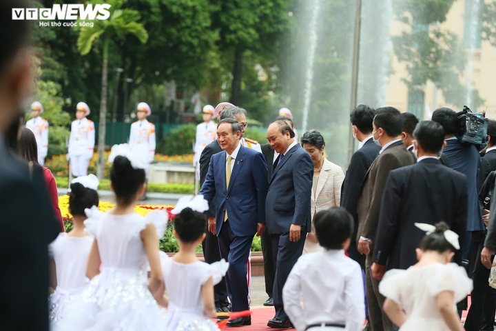 Ảnh: Thủ tướng Nguyễn Xuân Phúc tiếp đón Thủ tướng Nhật Bản Yoshihide Suga - 4
