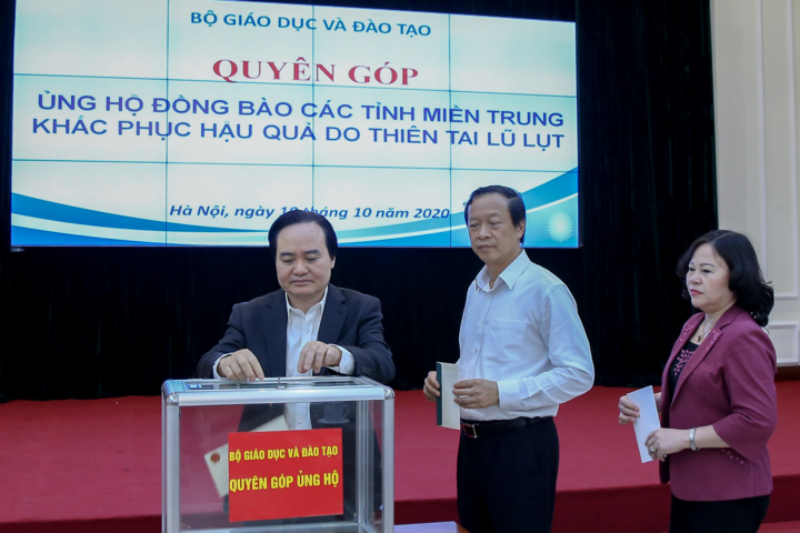 Bộ GD&ĐT phát động quyên góp ủng hộ đồng bào miền Trung - 1