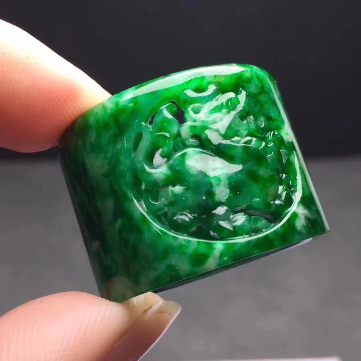 Ngọc Thiêng: Thương hiệu uy tín giữa thị trường Ngọc Phỉ Thúy vàng thau lẫn lộn - 1