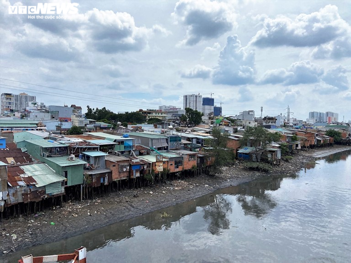 Ảnh: Hơn 12.300 căn nhà tạm ven kênh rạch ở TP.HCM chờ được chỉnh trang - 3