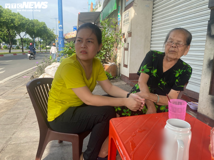 Bãi rác tự phát 'tấn công' con đường đẹp nhất Sài Gòn - 9