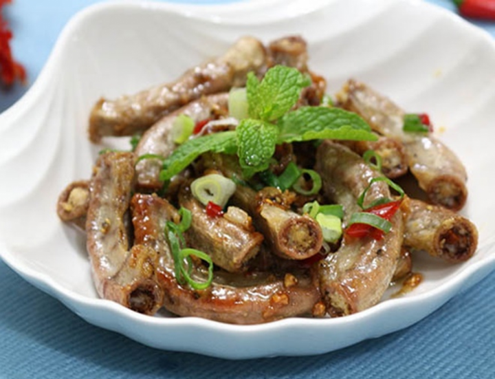 Lòng lợn chiên mắm dễ làm, khó chê - 1