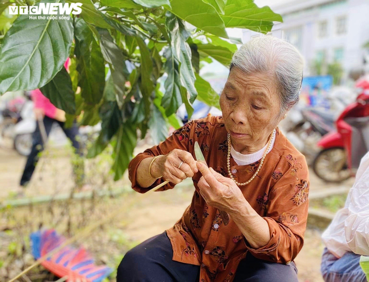Hàng nghìn ‘đòn bánh nghĩa tình’ từ Tây Nguyên gửi vùng lũ miền Trung - 2