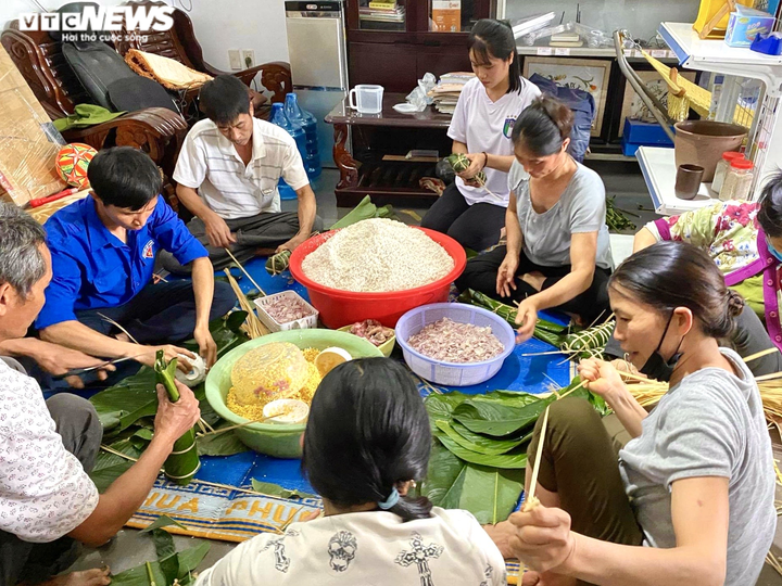 Hàng nghìn ‘đòn bánh nghĩa tình’ từ Tây Nguyên gửi vùng lũ miền Trung - 4