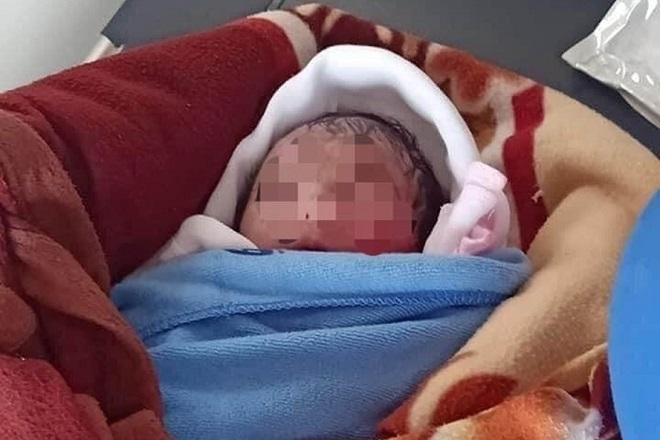 Khởi tố mẹ ruột vứt bỏ con ở ruộng khoai dưới nắng nóng 40 độ C - 1