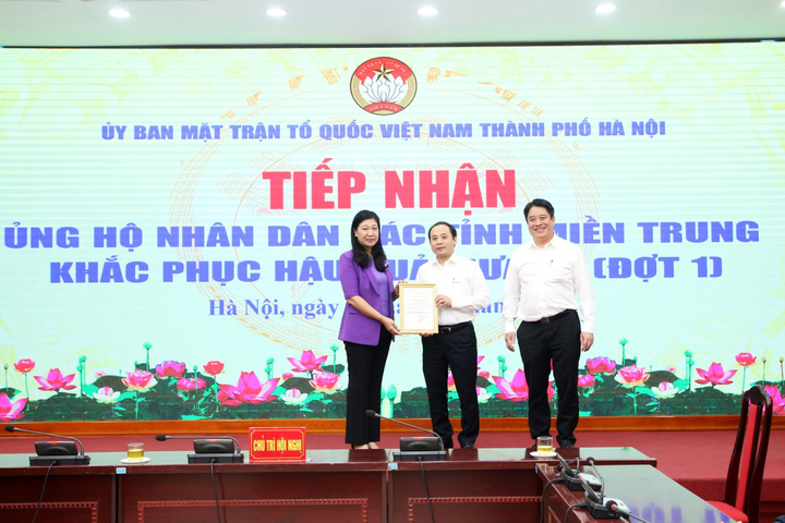 Cán bộ nhân viên EVNHANOI quyên góp ủng hộ đồng bào miền Trung - 3