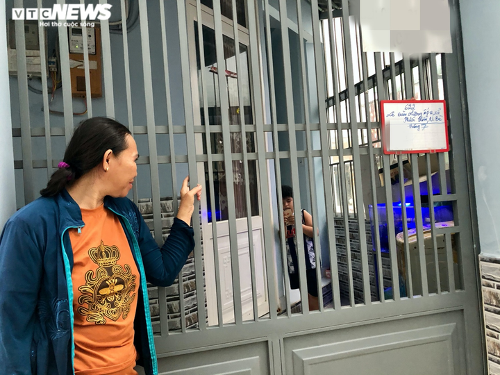 Bé trai 6 tuổi 'mất tích' ở TP.HCM: Bảo mẫu đưa về nhưng không cho gặp bà ngoại - 1