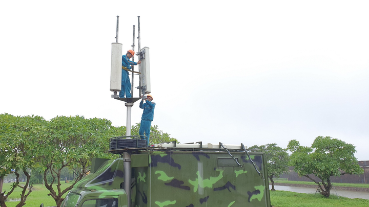 Cán bộ, nhân viên Viettel quyên góp 10 tỷ đồng hỗ trợ đồng bào miền Trung - 2