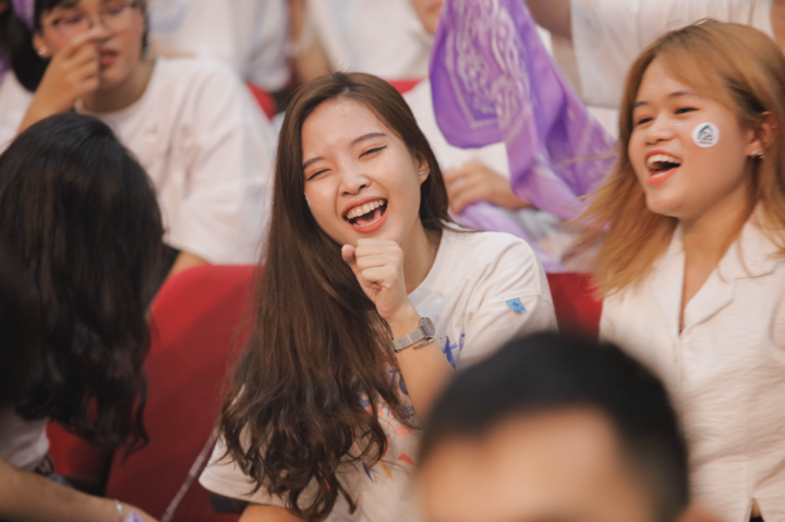 3.000 tân sinh viên ĐH HUTECH và Văn Lang 'cháy hết mình' cùng Realme - 7