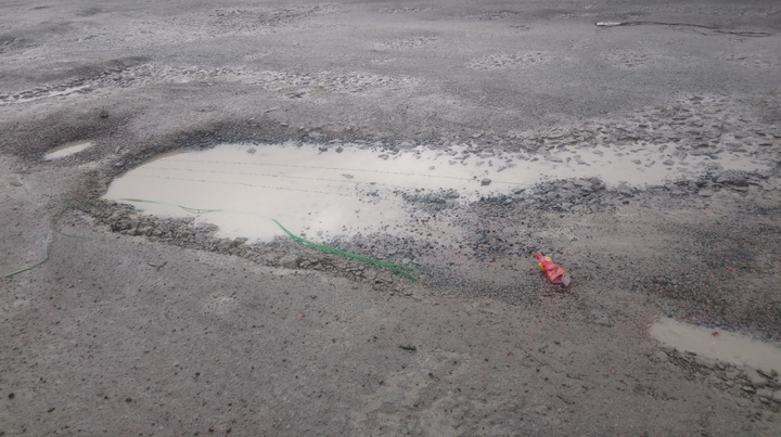 Nhiều đoạn Quốc lộ ở miền Tây bị hư hỏng nặng do mưa lớn kéo dài - 2