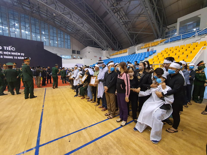 Trực tiếp: Lễ viếng, truy điệu 22 liệt sĩ Đoàn 337 hy sinh khi đang làm nhiệm vụ - 18