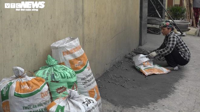 Kinh hãi 300 ống khói xả thẳng lên trời ở làng tái chế nhôm lớn nhất miền Bắc - 13