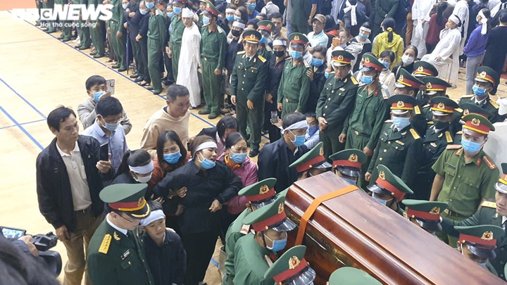 Trực tiếp: Lễ viếng, truy điệu 22 liệt sĩ Đoàn 337 hy sinh khi đang làm nhiệm vụ - 1