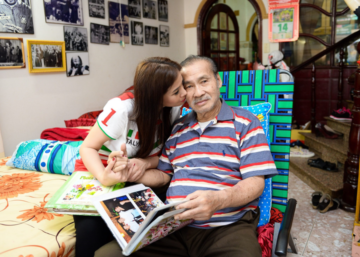 Con gái NSND Lý Huỳnh: 'Mấy năm qua, tôi thành chuyên gia điều dưỡng cho ba' - 3