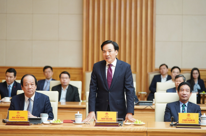 Thủ tướng trao quyết định bổ nhiệm Phó chủ nhiệm Văn phòng Chính phủ - 2