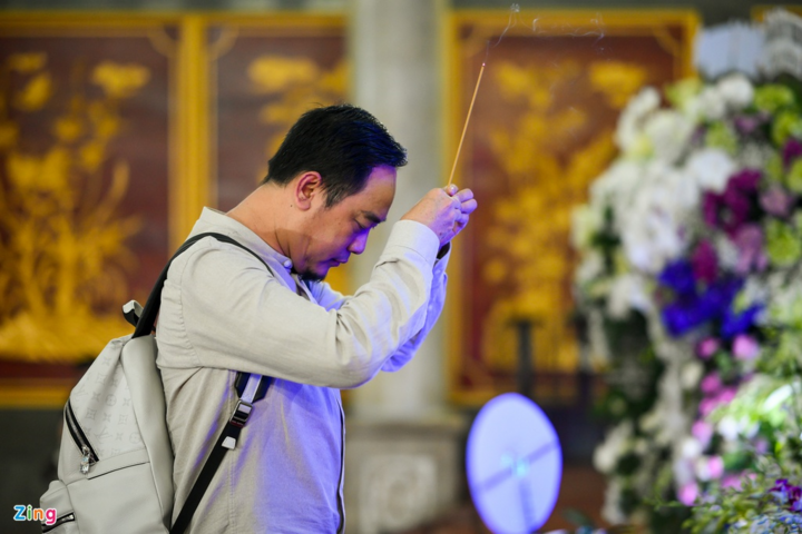 Giáng My, Việt Trinh khóc trong tang lễ NSND Lý Huỳnh - 9