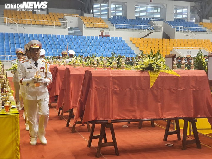 Trực tiếp: Lễ viếng, truy điệu 22 liệt sĩ Đoàn 337 hy sinh khi đang làm nhiệm vụ - 3