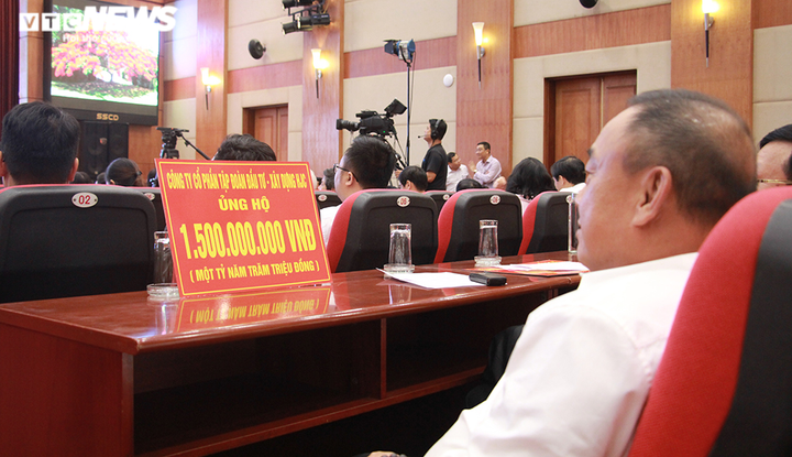 TP Hải Phòng ủng hộ 120 tỷ đồng và 200 tấn gạo giúp đồng bào miền Trung - 2