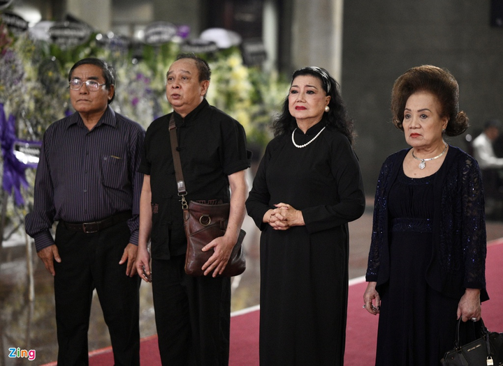 NSND Bạch Tuyết, Trường Giang và nhiều nghệ sĩ đến viếng NSND Lý Huỳnh - 3