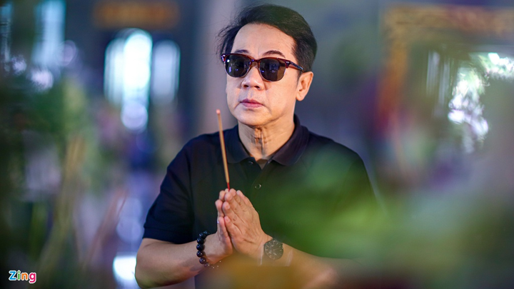 NSND Thành Lộc, MC Quyền Linh viếng NSND Lý Huỳnh - 3