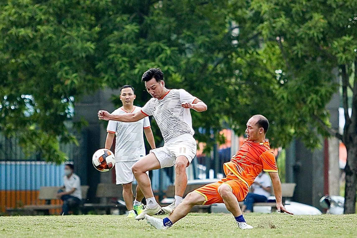 MC Thành Trung bị đứt dây chằng chân phải - 2