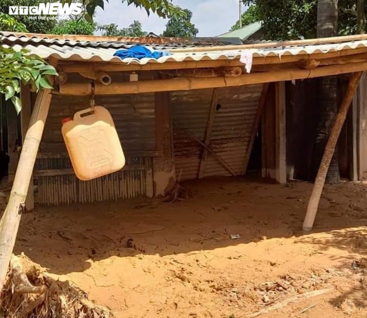 Xót xa hình ảnh hoang tàn, bị cô lập sau lũ lụt của 2 xã nghèo ở Quảng Trị - 11