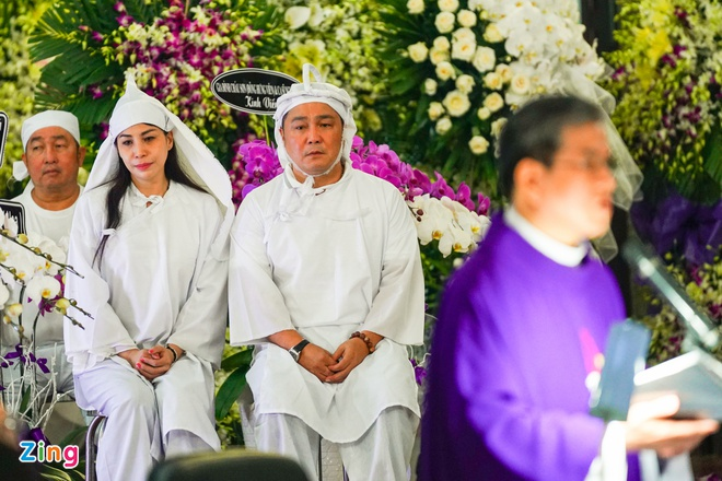 Gia đình nghẹn ngào tiễn đưa linh cữu NSND Lý Huỳnh - 1