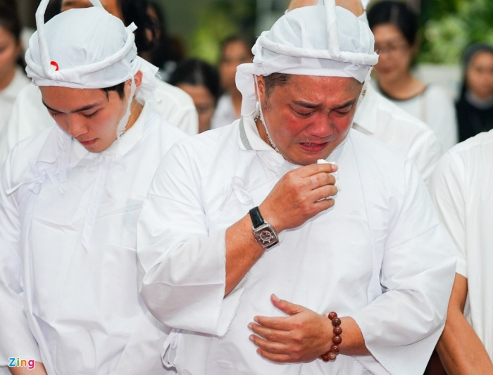 Nghệ sĩ Việt đưa tiễn NSND Lý Huỳnh về nơi an nghỉ - 11